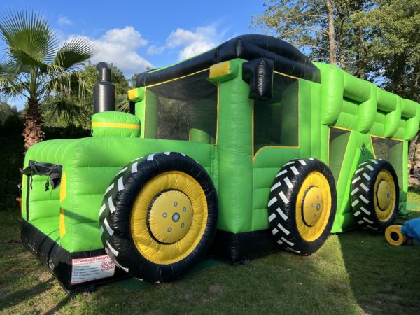 Hüpfburg Traktor 9x4m